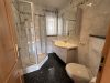 Badezimmer mit Dusche und WC (EG)