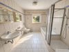 Badezimmer (EG)