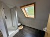Badezimmer mit Dusche und WC (DG-Anbau)
